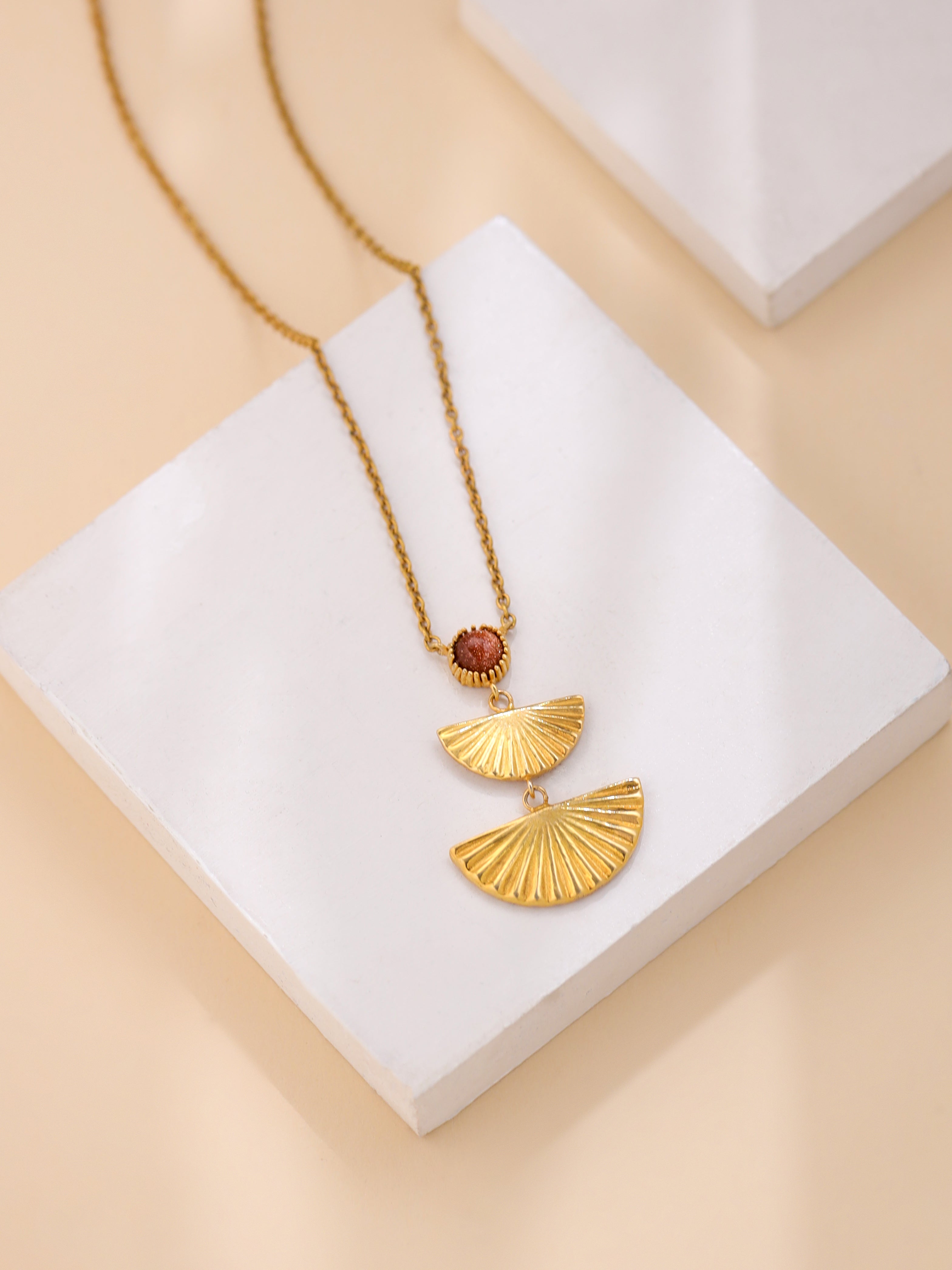 Opulent Gleam Pendant Opulent Gleam Pendant
